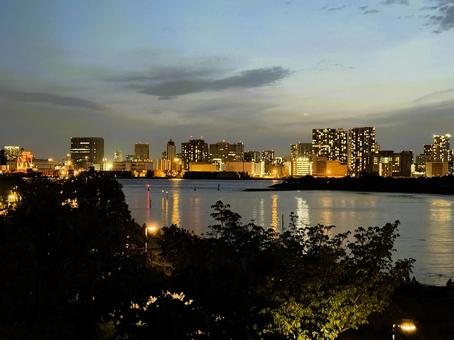 夕暮れのお台場から見た東京の景色 夕暮れのお台場から見た東京の景色 東京,お台場,東京湾の写真素材