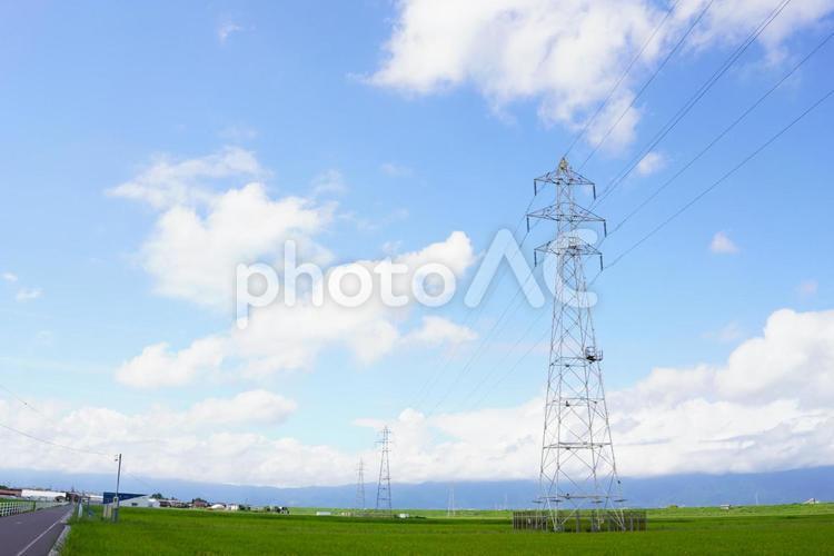 空　雲　鉄塔　稲 風景,曇,景色の写真素材