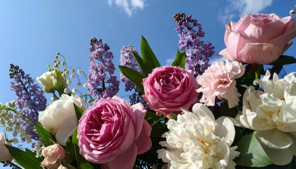5月誕生花 ピンクのバラ、スズラン 5月誕生花 ピンクのバラ、スズランの写真
