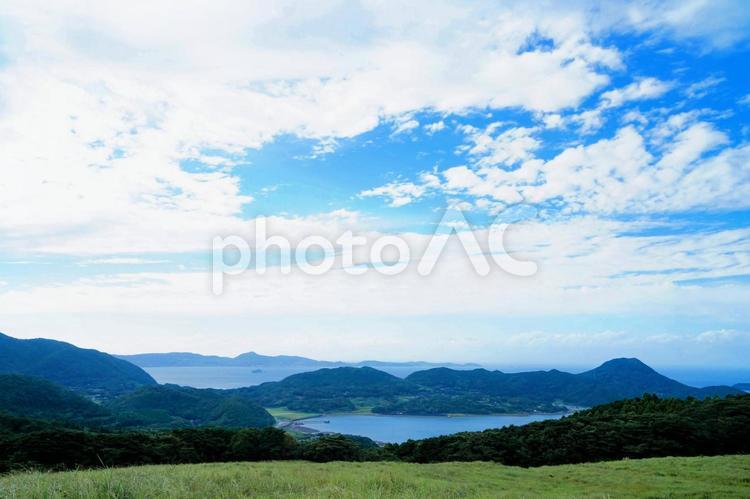 長崎県平戸島川内峠の景観 平戸,川内峠,草原の写真素材