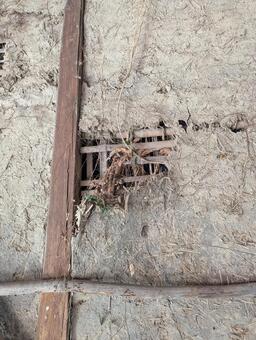 土壁の崩れ 壁,背景,凹凸の写真素材