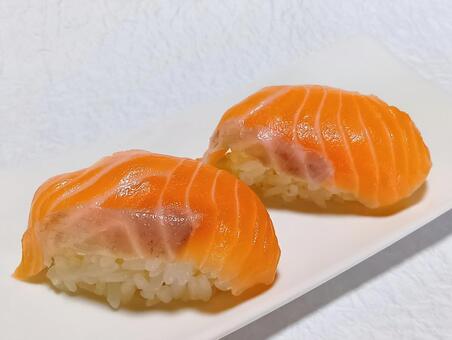 サーモン　握り寿司　赤酢シャリ サーモン,握り寿司,日本料理の写真素材