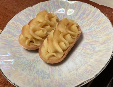 スイートポテト二つ スイートポテト,デザート,さつまいもスイーツの写真素材