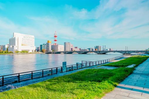 【新潟】信濃川と萬代橋 【新潟】信濃川と萬代橋の写真