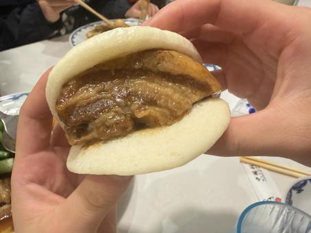 角煮バーガー 角煮バーガー 角煮,牛すじ煮込み,煮込みの写真素材