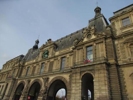 フランスパリの世界遺産のルーブル美術館 フランスパリの世界遺産のルーブル美術館の写真