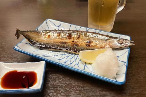 さんまの塩焼き さんまの塩焼き,さんま,焼き魚の写真素材