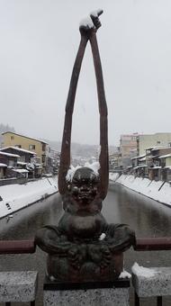 白髪が生えた手長像 白髪が生えた手長像の写真