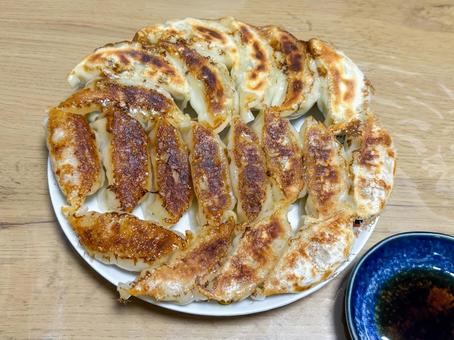 焼き餃子 焼き餃子 餃子,焼き餃子,ギョーザの写真素材