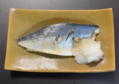 R7.10.20　蒸しさばに大根おろし 夕食,蒸しさば,大根おろしの写真素材