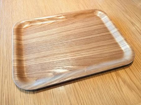 木製トレイと木のテーブルの写真