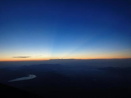富士山の日の出前 富士山の日の出前 富士山,日の出,富士登山の写真素材