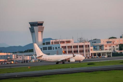 Golden Hour Taxi Golden Hour Taxi 飛行機,航空機,旅客機の写真素材