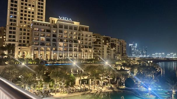 ドバイの綺麗な夜景 ドバイ,夜景,アラブ首長国連邦の写真素材