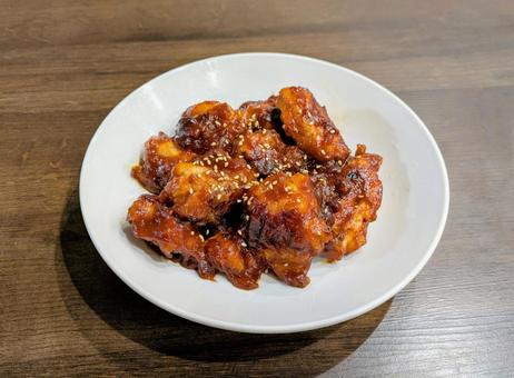 ヤムニョムチキン ヤムニョムチキンの写真