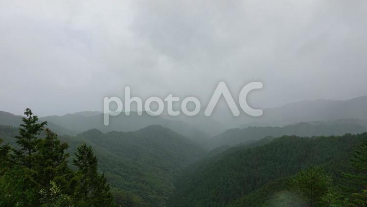 田舎の山（奈良県） 山,田舎,霧の写真素材