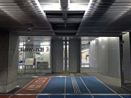 成田空港2016:第3ターミナル入口ドア 成田空港2016:第3ターミナル入口ドア 空港,第3,ターミナルの写真素材