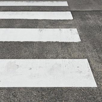 横断歩道のイメージ 横断歩道のイメージの写真