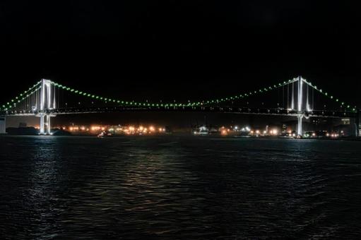 ライトアップされたレインボーブリッジ ライトアップされたレインボーブリッジ 夜景,レインボーブリッジ,橋の写真素材