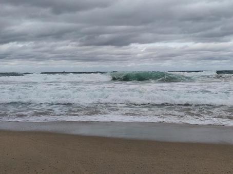 rough waves rough waves 荒波,冬の海,日本海の写真素材
