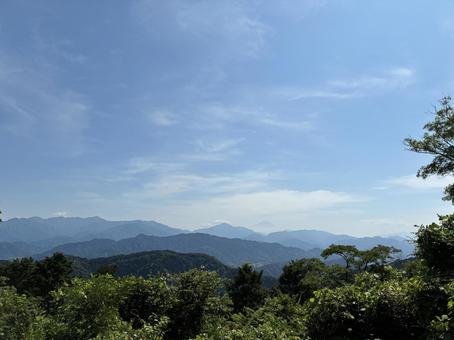 高尾山山頂からの富士山と丹沢 高尾山山頂からの富士山と丹沢の写真