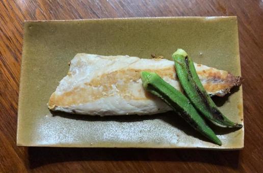 R7.08.04 さばのムニエルとオクラ さば,ムニエル,オクラの写真素材