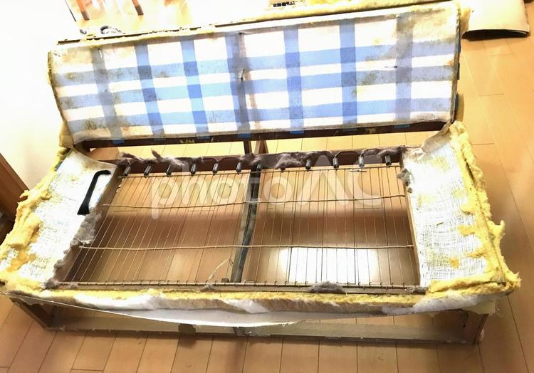 解体　ソファ 解体,家具の解体,ソファの写真素材