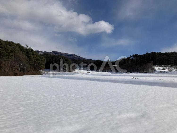 冬景色（長野県塩尻市桟敷） 冬景色,冬,雪の写真素材