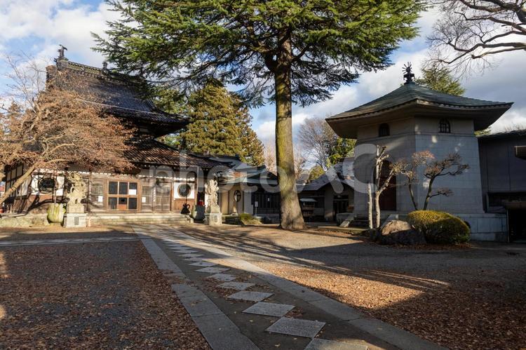 盛岡大慈寺と永代供養 大慈寺山門,原敬墓所,お寺の写真素材