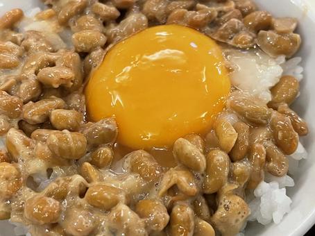 納豆卵かけご飯 納豆卵かけご飯,納豆,生たまごの写真素材