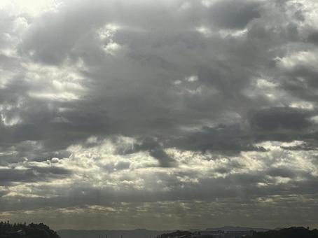 天使の梯子 光芒,薄明,日差しの写真素材
