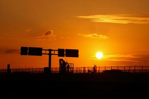 夕暮れの街並みの写真