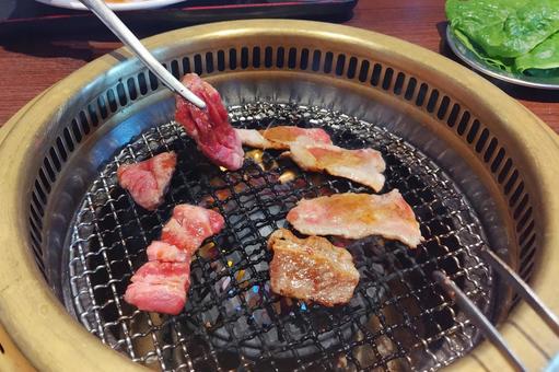 焼肉 焼肉,焼き肉,網焼きの写真素材