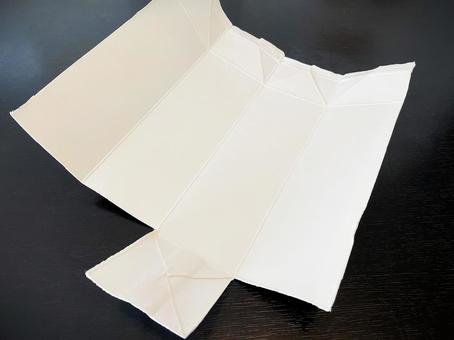 牛乳パックをハサミで切り開きリサイクル３ 牛乳パック,リサイクル,資源の写真素材