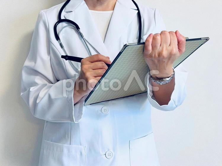 診察中の女性医師 女医,クリニック,問診の写真素材