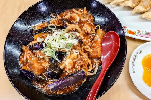 麻婆茄子焼きそば 麻婆茄子焼きそば 麻婆茄子,焼きそば,中華料理の写真素材