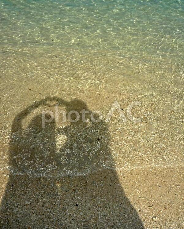 海でハート(縦) 思い出,バカンス,リゾートの写真素材