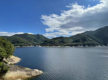 湖 景色 ダム 湖 景色 ダムの写真