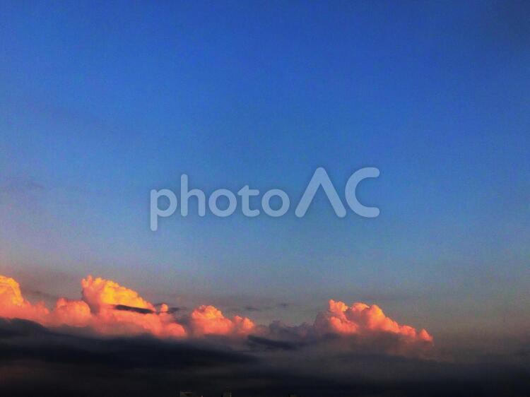 初夏の夕焼け雲５ 日本,東京,初夏の写真素材
