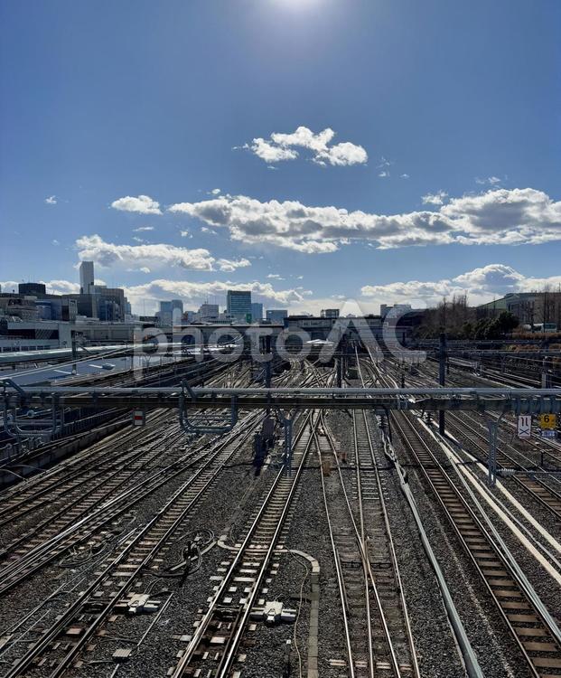 上から見た上野駅周辺の線路 駅素材,標識,公共交通機関の写真素材
