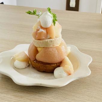 Peach tea mousse tart, cafe sweets, JPG