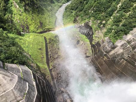 Kurobe Dam tourist water release, JPG Kurobe Dam tourist water release, JPG
