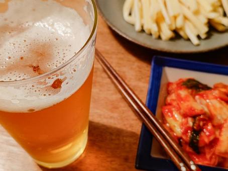 飲みかけのグラスビール2 飲みかけのグラスビール2の写真