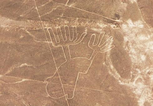 南米ペルー・ナスカの地上絵 手 南米ペルー・ナスカの地上絵 手 ペルー,ナスカ,地上絵の写真素材