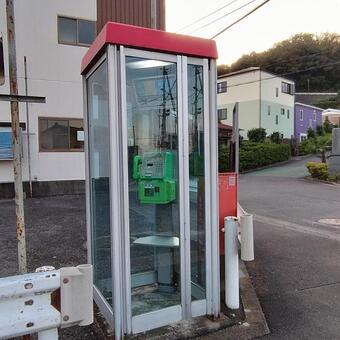 昭和感のある電話ボックス 公衆電話,電話ボックス,電話の写真素材