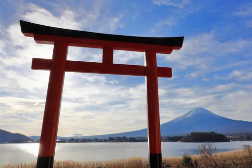 鳥居と富士 鳥居と富士 富士山,風景,鳥居の写真素材