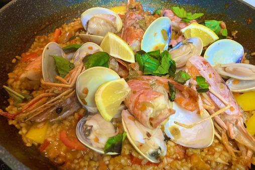 フライパンで作るパエリア パエリア,魚介料理,はまぐりの写真素材