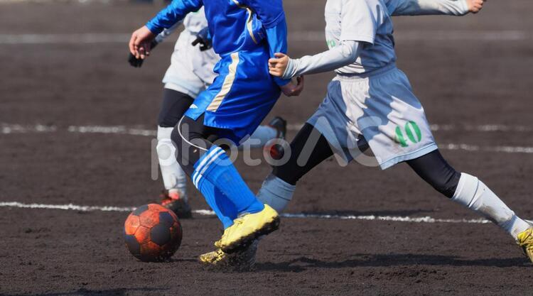 サッカー　フットボール サッカー,フットボール,泥の写真素材