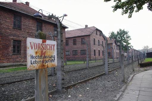 アウシュビッツ　強制収容所　高圧電気柵 アウシュヴィッツ・ビルケナウ,アウシュヴィッツ,強制収容所の写真素材