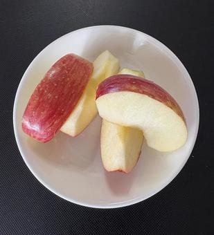 R7.11.14　カットりんごサンふじ カットりんご,りんごサンふじ,りんごの写真素材